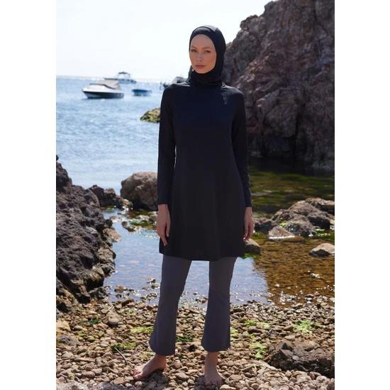 Mayovera Siyah Spor Düz Tek Kapalı Mayo Üstü Mayovera Siyah Spor Düz Tek Kapalı Mayo Üstü